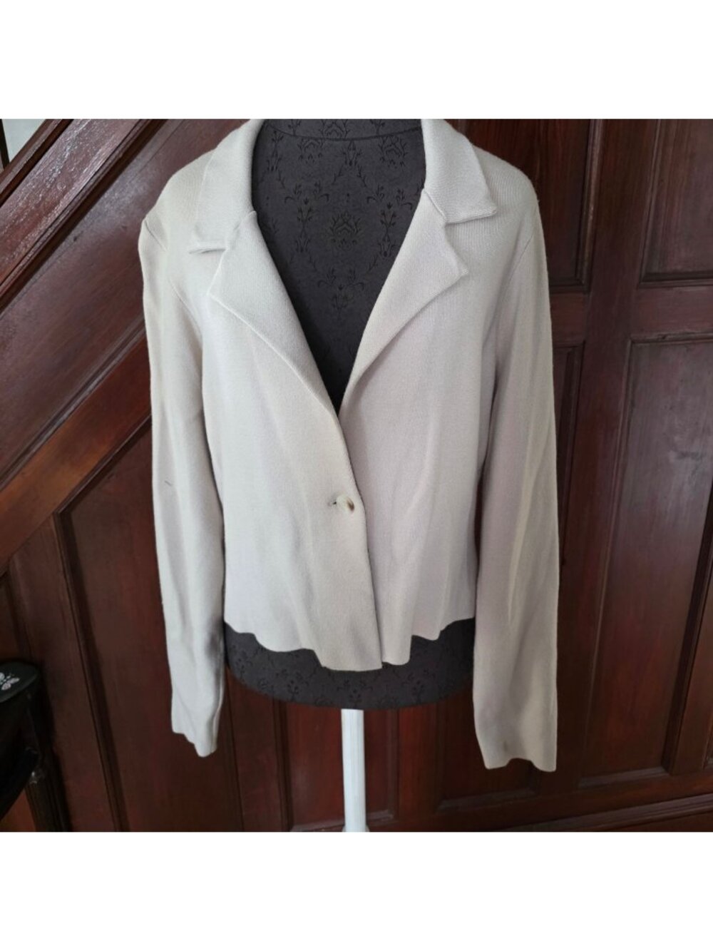 Tahari Womens Beige Cropped Blazer Sweater Cardigan XL Rayon Blend Button Front